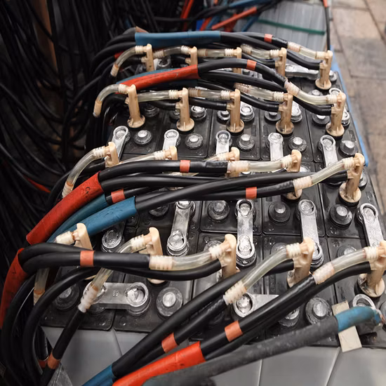 Tagliasiepi a batteria Tagliaerba elettrico tenuto in mano Tagliaerba per arbusti Tagliaerba elettrico da 7,2 V Batteria ricaricabile